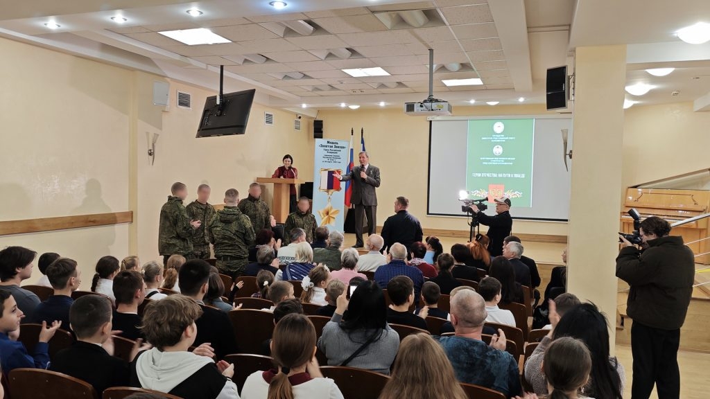 Слава героя – честь солдатам!